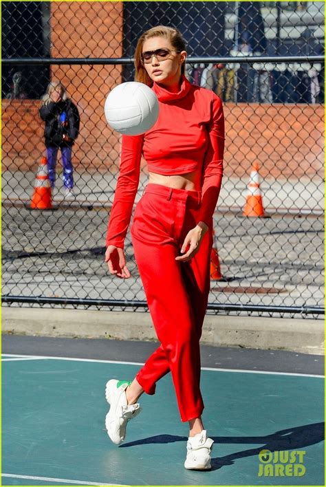 Photo Gigi Hadid Shows Off Her Volleyball Skills During A Photo Shoot