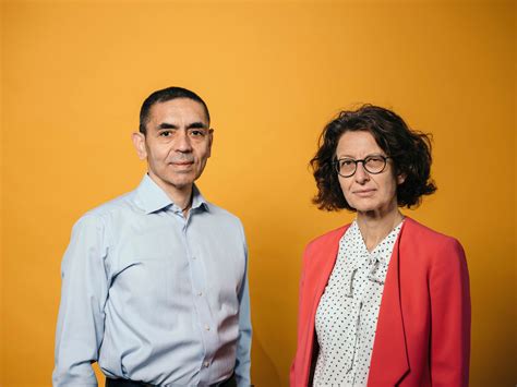 Özlem türeci, almanya'da üniversite eğitimi sırasında mainz johannes gutenberg üniversitesi tıp merkezinde çalışırken tanıştığı uğur şahin ile 2002 yılında evlendi. Covid-19: Conheça o casal de cientistas que ajudou a criar ...
