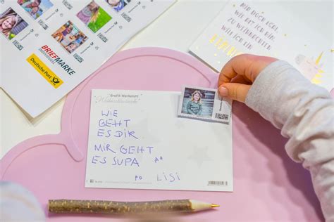 Ich muss eine briefmarke auf den briefumschlag natürlich muss eine briefmarke drauf. Personalisierte Briefmarken - dein Gesicht auf einer ...
