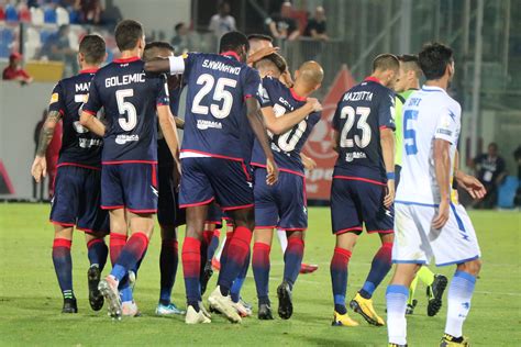 V roce 1993 byl klub obnoven jako fc crotone calcio. Crotone Calcio 2020 - Prediksi Skor Crotone vs Pordenone Calcio 14 Juli 2020 ... : Эцио шида ...