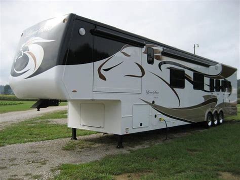 8 Must See Rvs With Horse Stalls With Pictures