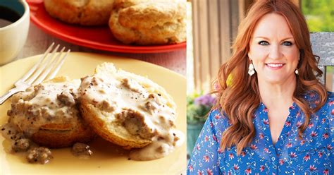 Top the chicken mixture with the biscuits. How To Make Biscuits And Gravy With The Pioneer Woman