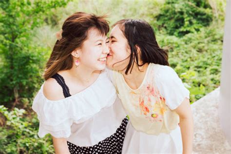 80 Japanese Lesbian Kissing Photos Taleaux Et Images Libre De Droits
