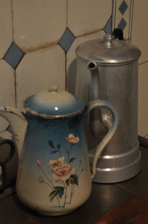 Sweet Old Fashioned Coffee Pots With Images Coffee Pot