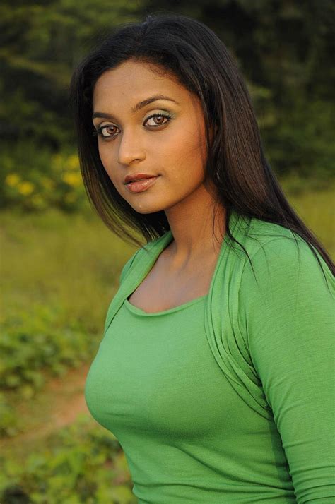 Unseen Tamil Actress Images Pics Hot Akshaya Huge Sexy Navel Boobs Pics