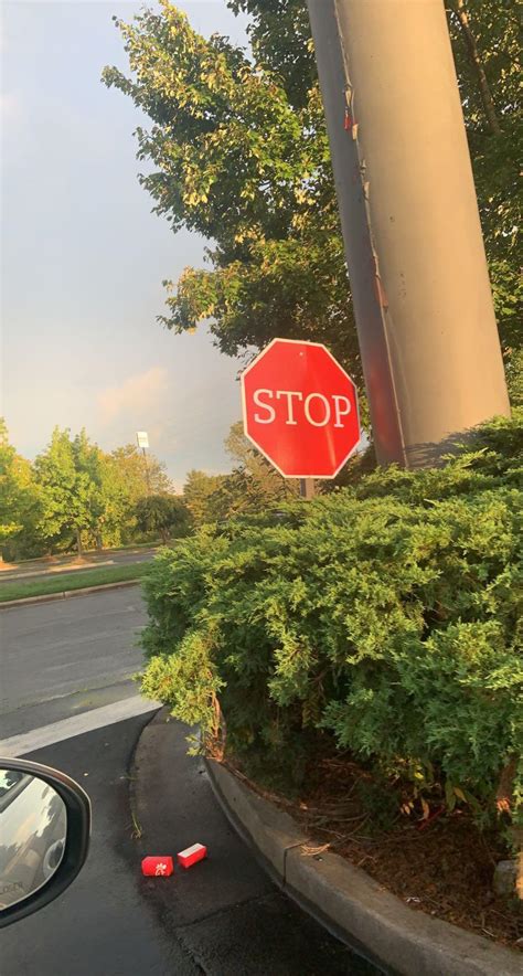 This Stop Sign Has A Weird Font Rmildlyinteresting