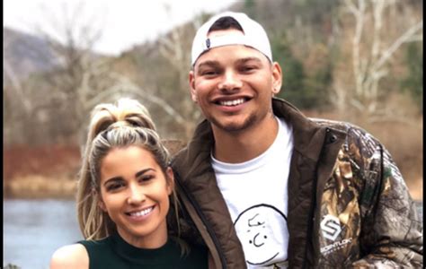 Kane brown фото исполнителя kane brown. Kane Brown & Fiancée Mysteriously Ditch Instagram Accounts