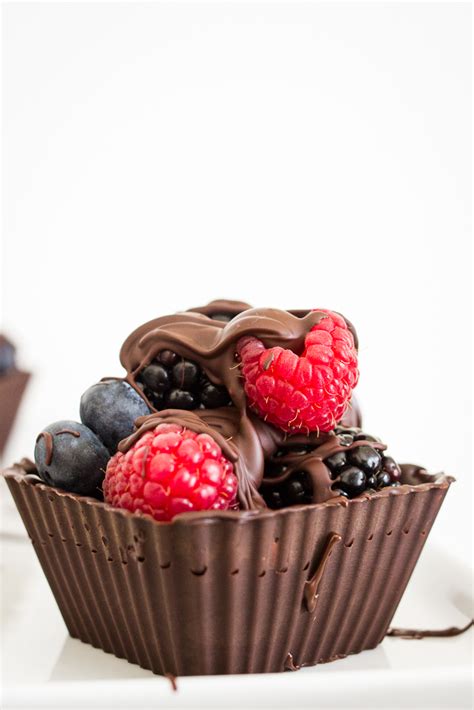 This baileys brownie cheesecake is made with a dense chocolate brownie and creamy baileys cheesecake, then finished off with baileys chocolate ganache and whipped cream! Chocolate Dessert Cups with Fresh Berries - Plain Vanilla Mom