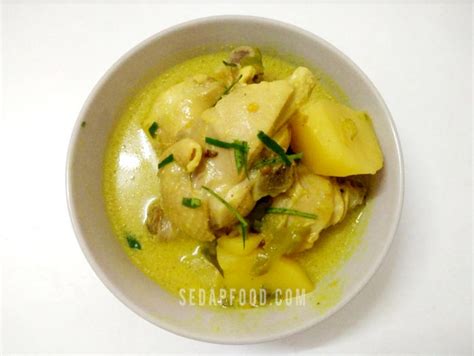 3 batang serai di ketuk; Resepi Simple Ayam Masak Lemak Cili Padi Negeri Sembilan
