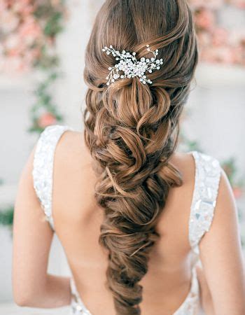 Hair up styles for long, heavy hair. 10 Best Indian Bridal Hairstyles for Long Hair