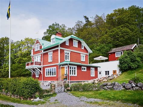 Sep 23, 2018 · scandinavian design is marked by a focus on clean, simple lines, minimalism, and functionality without sacrificing beauty. Scandinavian house - Just3Ds