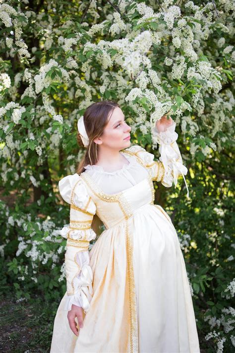 image 0 Renaissance Wedding Dresses, Italian Renaissance Dress, Mode