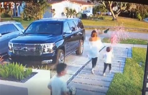 South Florida Moms Gender Reveal ‘fail Goes Viral Wsvn 7news Miami News Weather Sports