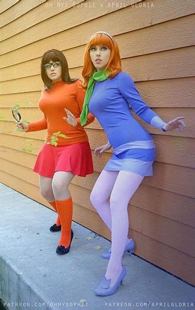 DIY Scooby Doo Daphne Costume Maskerix Com Daphne Costume Daphne Halloween Costume Velma