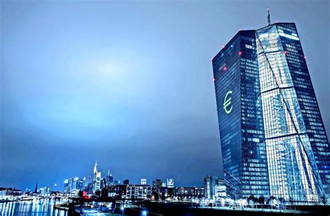 Wir bei der europäischen zentralbank (ezb) sorgen dafür, dass die preise im euroraum stabil bleiben. Europäische Zentralbank: Was die Entscheidung der EZB für ...