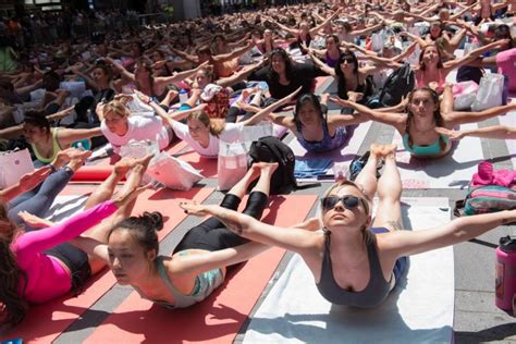 Sivananda yoga in queens ny. 11,000 people do yoga in Times Square for summer solstice ...
