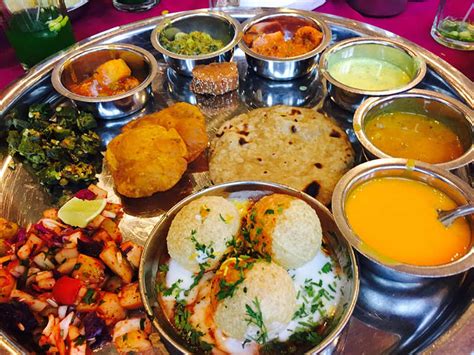8 Huge Thalis Around India Which You Just Cant Eat Alone
