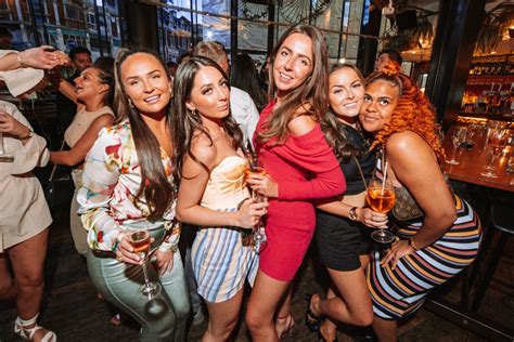 SINTILLATE Bottomless Party Brunch At The Fable London SINTILLATE