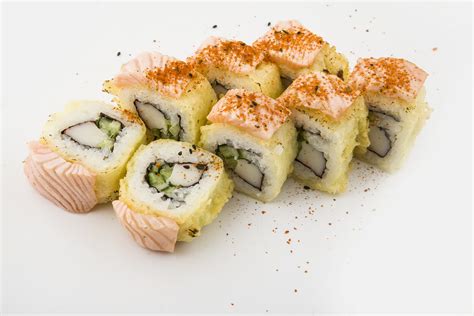 SALMON TEMPURA ROLL Musi Sushi