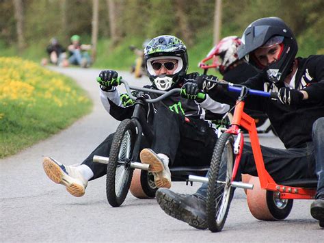 Grundsätzlich muss dabei zwischen der ausübung und dem zuschauen einer sportart unterschieden werden, wobei zweifelsohne ein zusammenhang besteht zwischen der eigenen ausübung eines sports und deren anhängerschaft. Unsere 5 ausgefallensten Sportarten - Vol.2 - Würzburg erleben