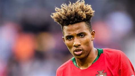 Tottenham have signed midfielder gedson fernandes on loan from benfica for 18 months. David Moyes Comments on Gedson Fernandes West Ham Links ...