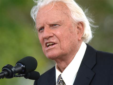Rev. Billy Graham, known as 'America's Pastor,' dies at 99 | AP News
