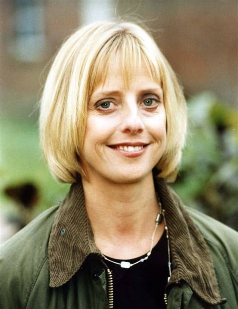 People Are Paying Tribute To Actor Emma Chambers Who Died At 53