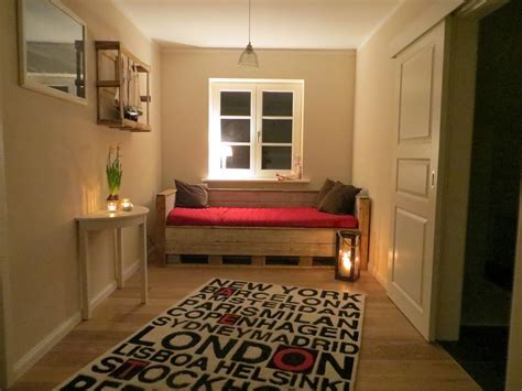 Bett aus paletten bei lionshome: * vårt lilla röda sverige hus: DIY - Upcycling Bett aus ...