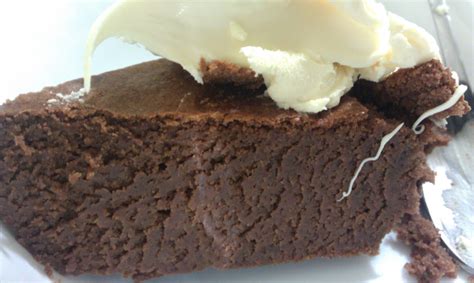 Prep these simple dark chocolate mousse pots ahead and serve with homemade orange shortbreads. Homemade, Healthy, Happy.: Chocolate Mousse Cake (grain ...