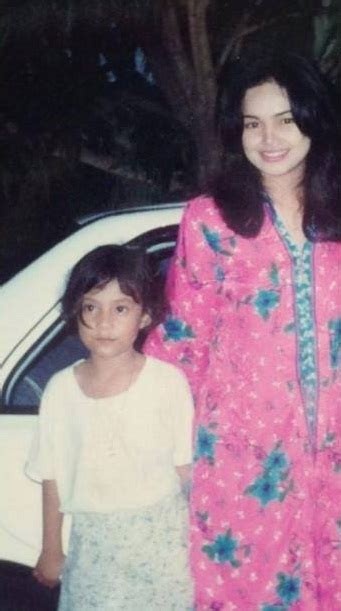 Kali ini chenellagu akan memberikan koleksi lagu malaysia. Gambar Siti Nurhaliza dan Shila Amzah pada tahun 1996