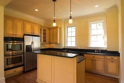 What Color of Paint Looks Good With Natural Maple Cabinets ...