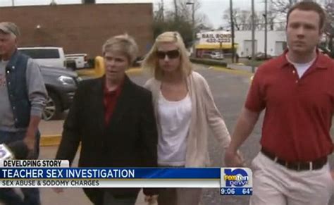Alicia Gray Charges Married Math Teacher 28 Is Indicted