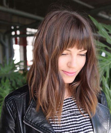 Voici quelques photos coupe cheveux courts dégradé femme pour vous aider à vous imaginer avec une autre coiffure. Coiffure 2018 et coupe cheveux femme 2018 en 30 ...