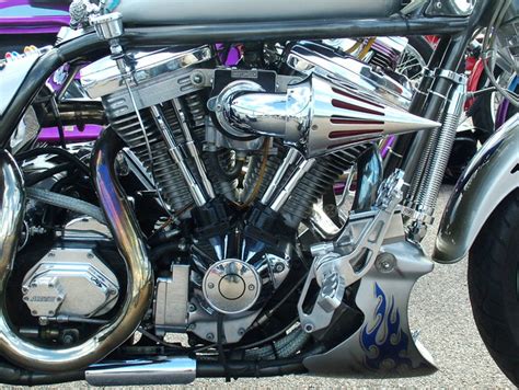 Single cylinder engines with higher displacement have bigger bores. Custom V-twin | Harley-Davidson Trike engine | By ...