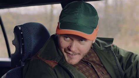 Skuldbreven växer på hög i det lilla huset och deras vardag består. Leif o billy säsong 2 avsnitt 1 - YouTube