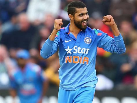 Ravindra jadeja is also known as sir ravindra jadeja. Ravindra Jadeja HD Wallpapers, Images, Photos, Pictures ...
