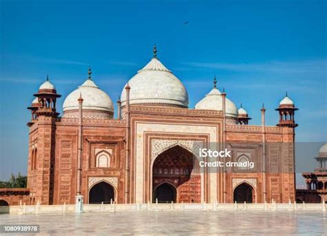 Taj Mahal Di Agra India Gerbang Selatan Red Sandstone Yang Rumit Dengan