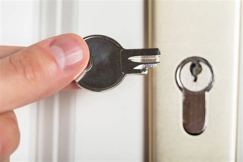 Schlüsselreste du hast den schlüssel erfolgreich geangelt? Schlüssel im Schloss abgebrochen - Das können Sie jetzt tun