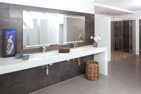 Nach dieser devise leben und arbeiten wir, ruth und wolfgang behrend, das team von bad & interieur. Einfamilienhaus in Meerbusch - Modern - Badezimmer - Essen ...