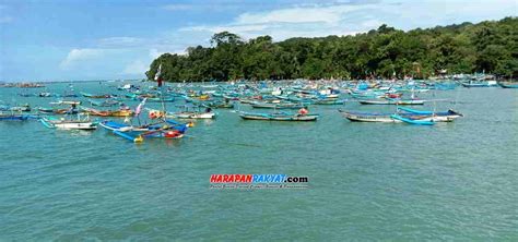 Check spelling or type a new query. Pancaroba di Pantai Selatan Mereda, Laut Pangandaran ...