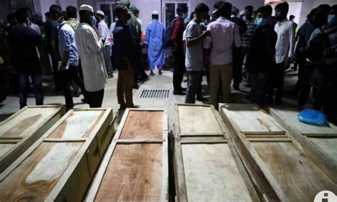 Uas mengungkap kesedihan atas kepergiannya. 20 Orang Tewas Terkena Ledakan AC Masjid di Bangladesh ...