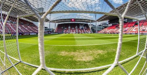 Stadion galgenwaard, een begrip in het voetbal, een naam die klinkt als een. FC Utrecht wil af van hoge huur en onderhandelt over ...