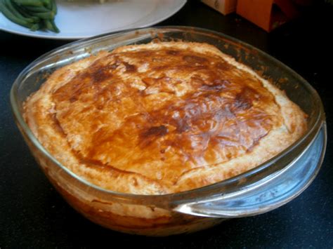 Don't fall into the trap of thinking this chicken pot pie recipe is too much work. Eat Rainbow Love: Chicken and mushroom puff pastry pie