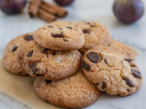 Pastikan ada jarak antara biskut kerana ia akan mengembang ketika dibakar. Biskut Raya Resepi Biskut Milo Coklat Chip Mudah dan ...