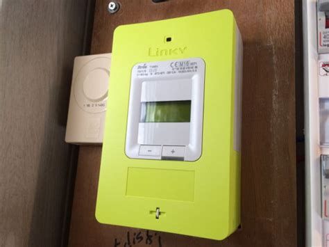 Linky est une compteur communicant nouvelle génération conçu par le gestionnaire du réseau enedis, pouvant envoyer des données sans l'intervention d'un technicien sur place. Linky : d'après l'UFC-Que choisir, un quart des usagers ...