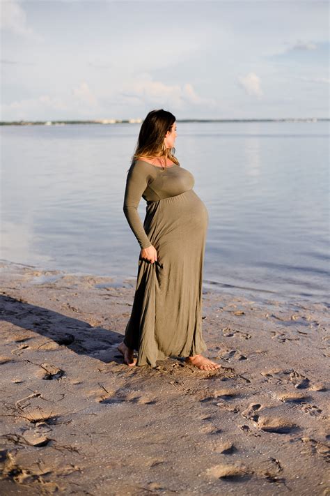 Beach Maternity Photoshoot Life And Style Fresh Mommy