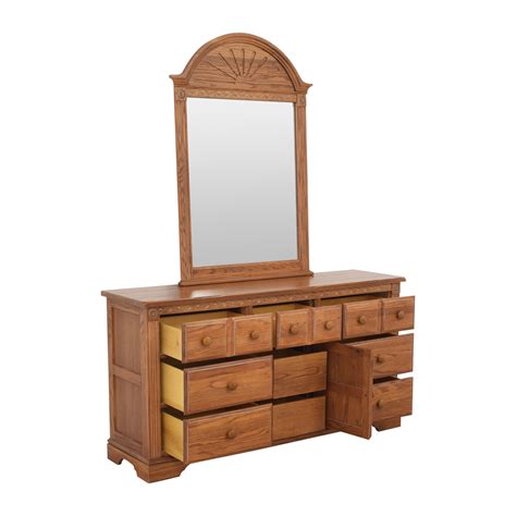 89 Off Broyhill Furniture Broyhill Door Dresser With Mirror Storage