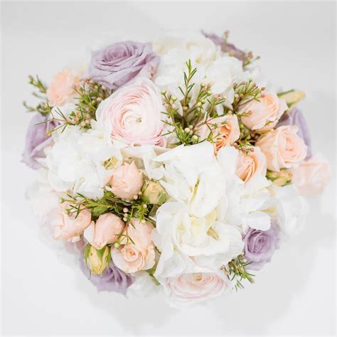 Our delivery professionals have carried thousands of stunning designs throughout our long history in new york city, so you know your flowers are in the safest hands as they navigate the bustling streets of. Bloom1122 | Same Day Flower Delivery to NYC New York Best ...