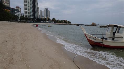 Finden sie die besten hotels in strand teluk datai, malaysia. Penang Beach . Malaysia - YouTube