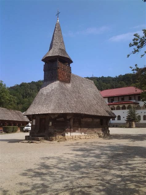 Manastirea nicula este o manastire de calugari care poarta hramul adormirea maicii domnului. PELERINAJE IN TARA, UCRAINA, REPUBLICA MOLDOVA,GRECIA ...